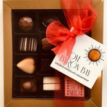 Load image into Gallery viewer, Christmas Treats Hamper